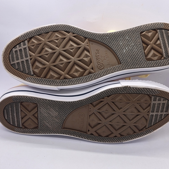 Converse Womens 9 Ladies Cream Sneakers Red Crystal Embellished Accents All Star - Picture 8 of 14